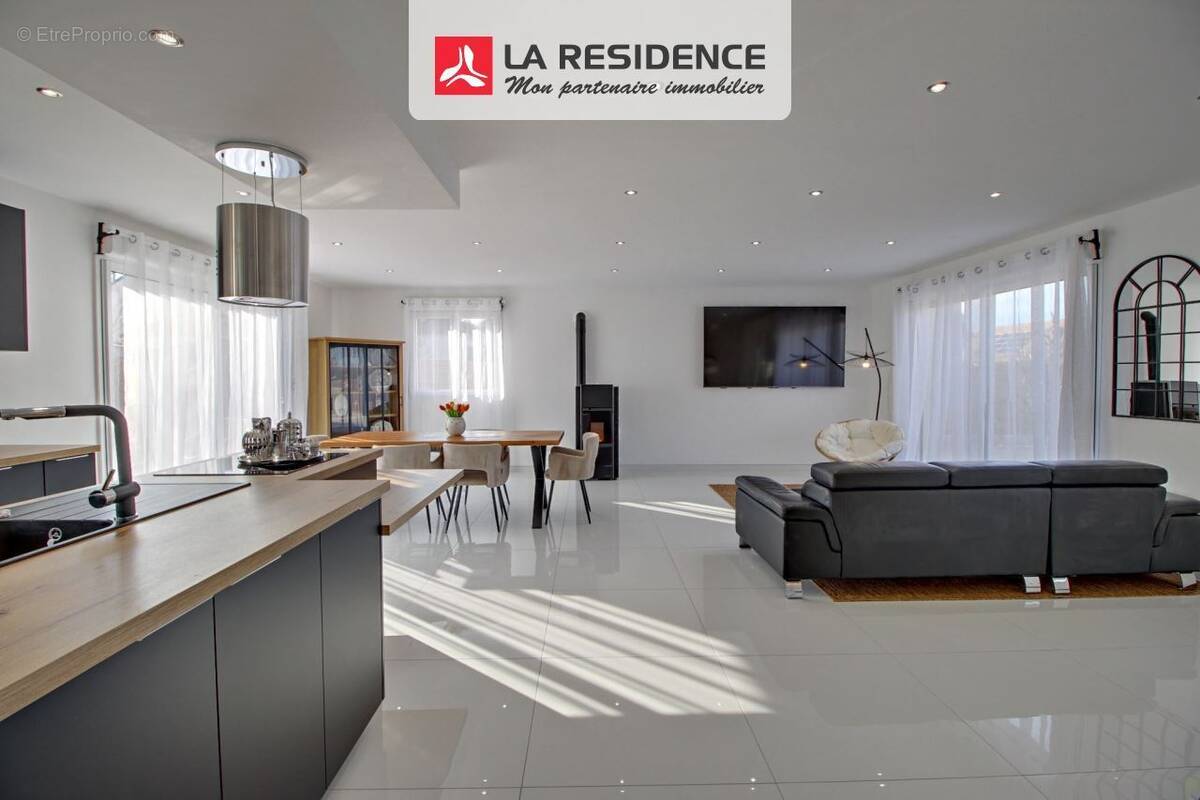 Maison à SAINT-MARCEL