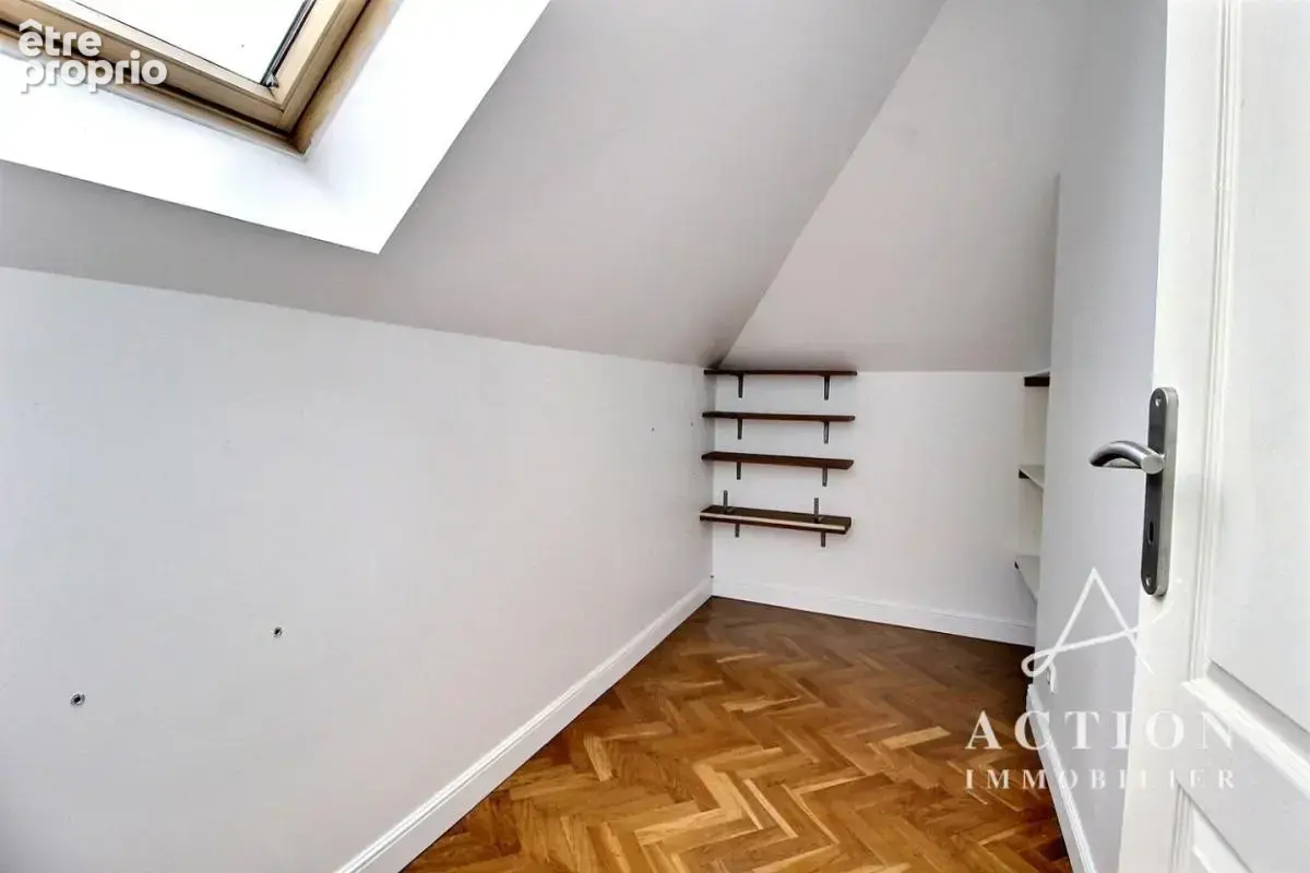 Maison individuelle 128 m², fond d'allée privée, charmante et lumineuse – 3 chambres et bureau - Jardin - Garage et 4 parking -  - photo 14