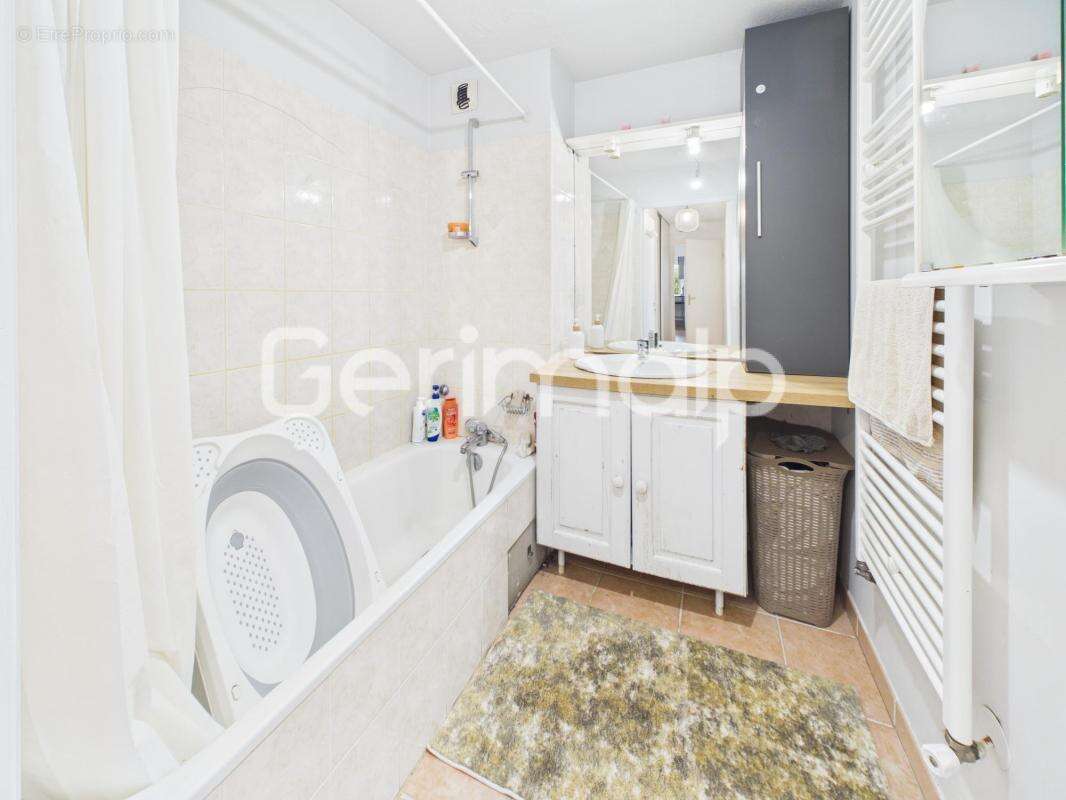 Vente - Appartement - 4 pièces + cuisine - 75 m² - 398 000 € - - photo 13