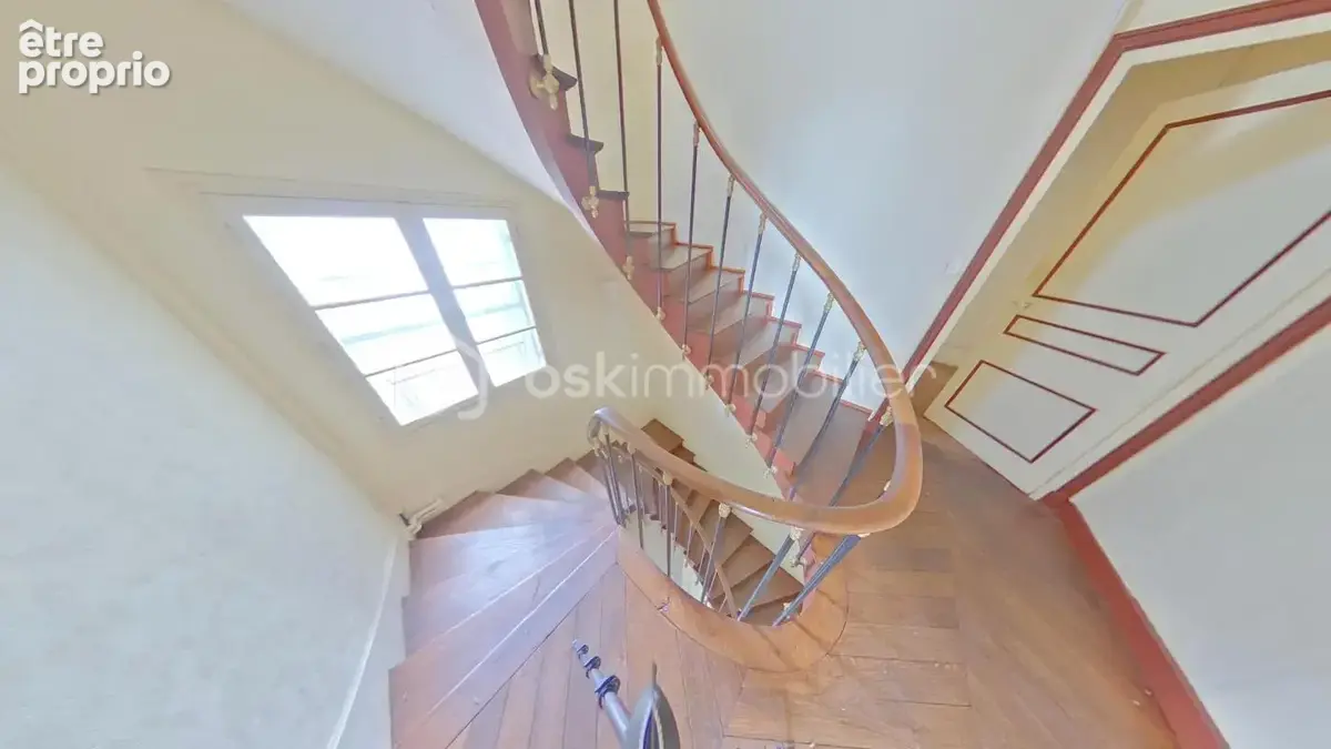 Maison de 269 m² comprenant trois logements avec un garage, une cave et une cour - photo 15