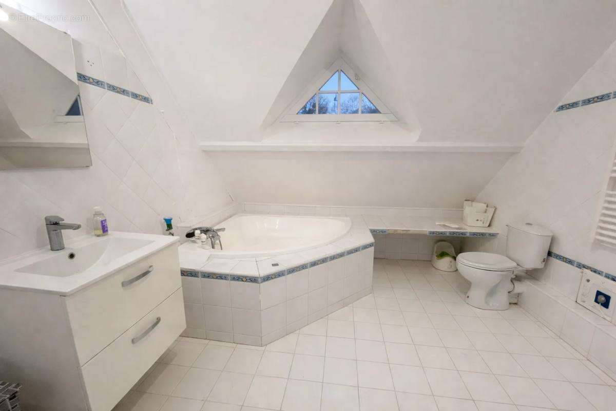 Maison à ROSNY-SUR-SEINE