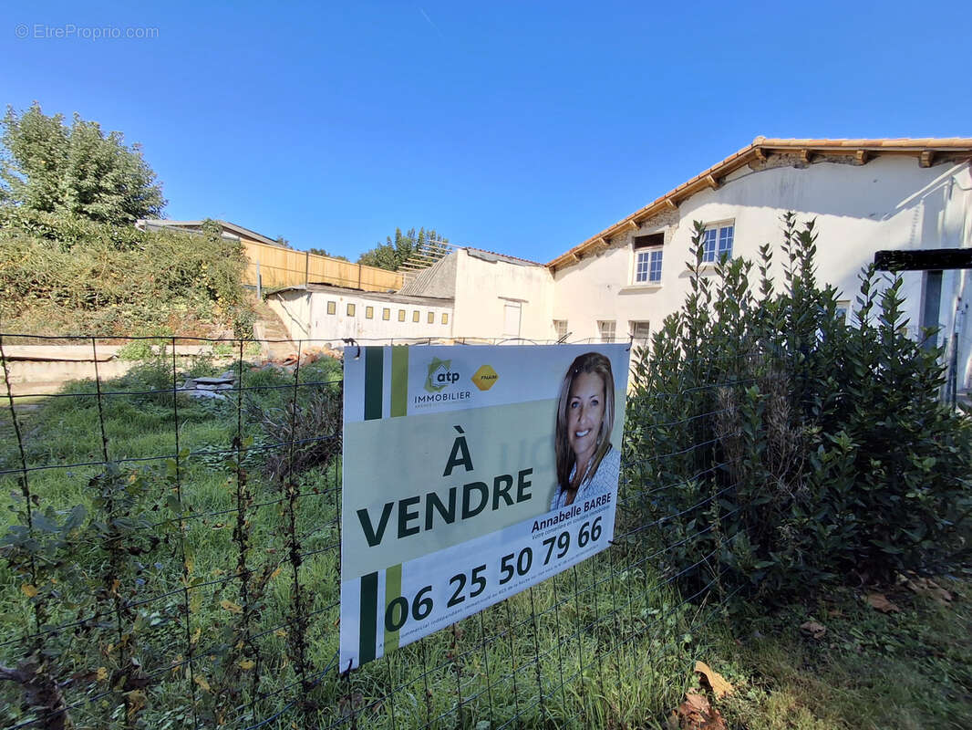 Maison à SAINTE-FLORENCE
