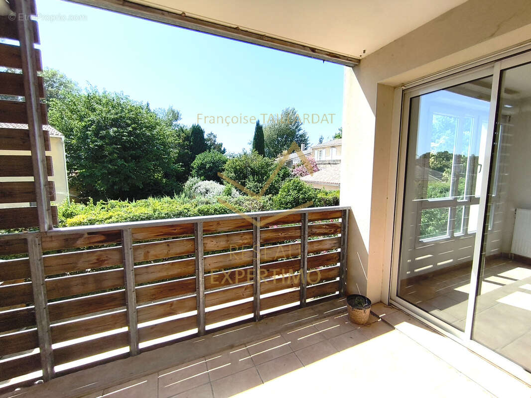 Appartement à L'ISLE-SUR-LA-SORGUE