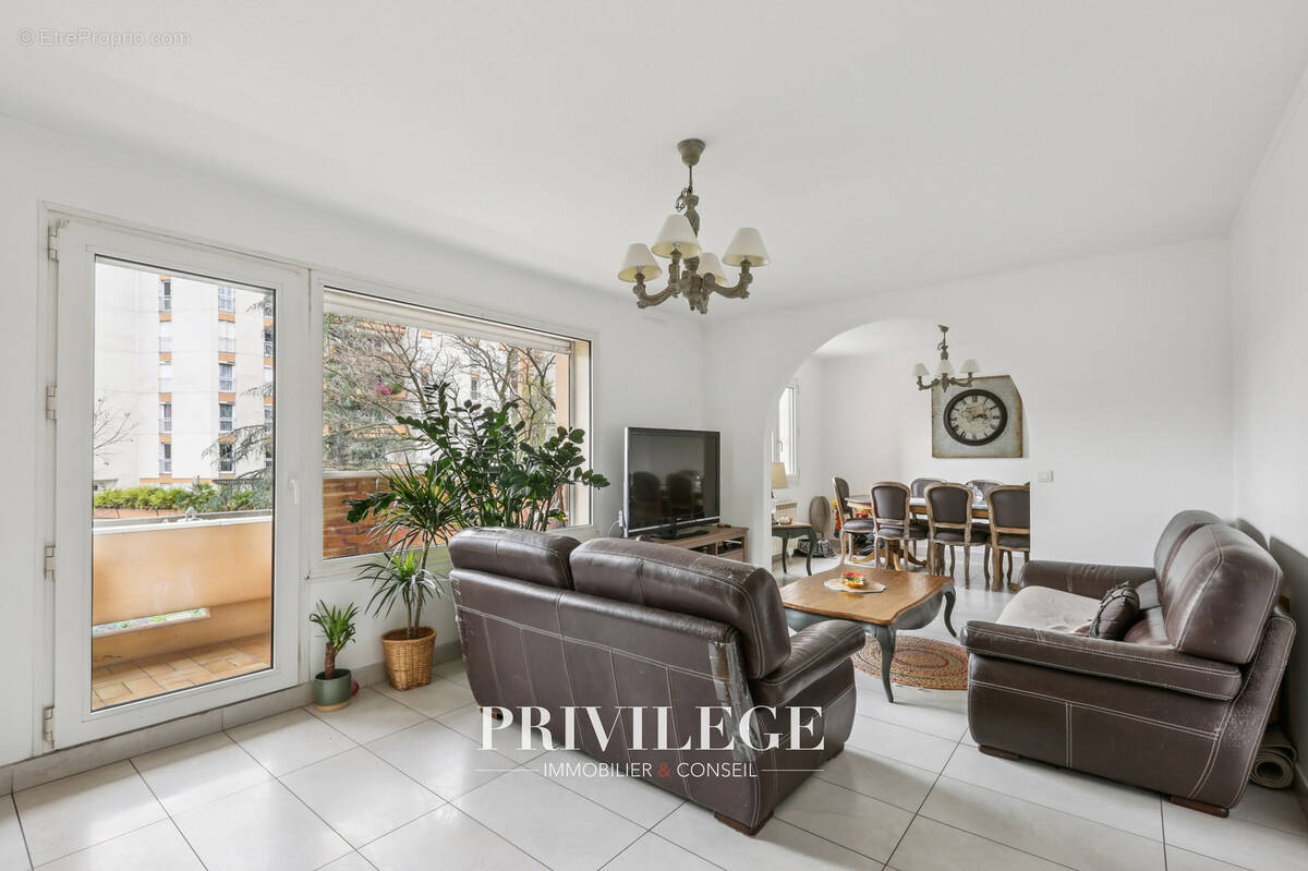 Appartement à LYON-8E