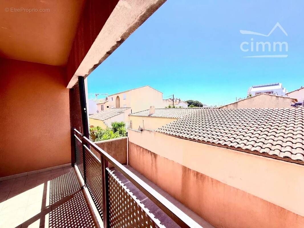 Appartement à PORT-SAINT-LOUIS-DU-RHONE