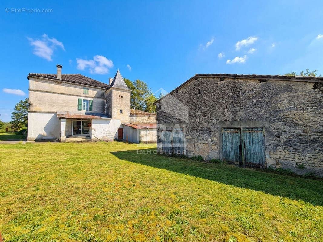 Maison à CHAMPAGNE-VIGNY