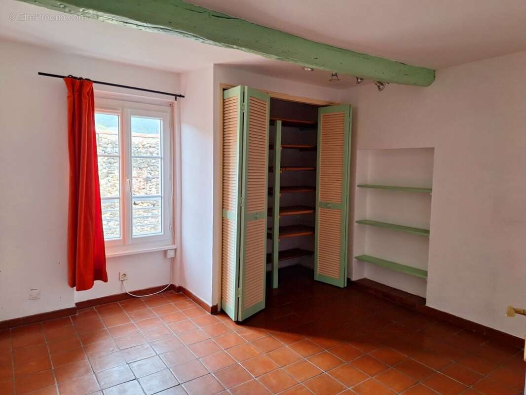Appartement à SALERNES