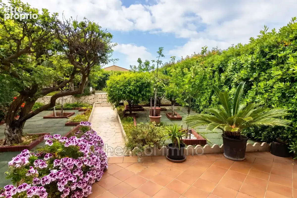 Photo Maison à Saint-Laurent-Du-Var au prix de 595 000€