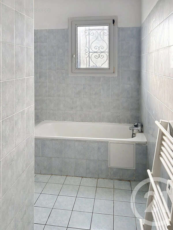 Maison à CHEMILLY-SUR-YONNE