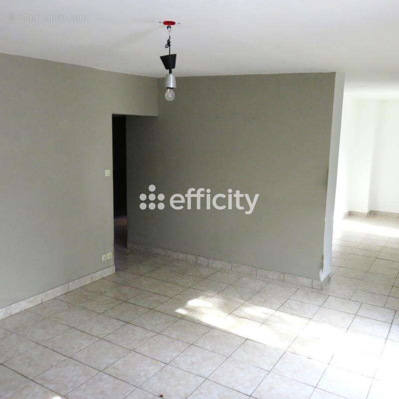 Maison à COUTICHES