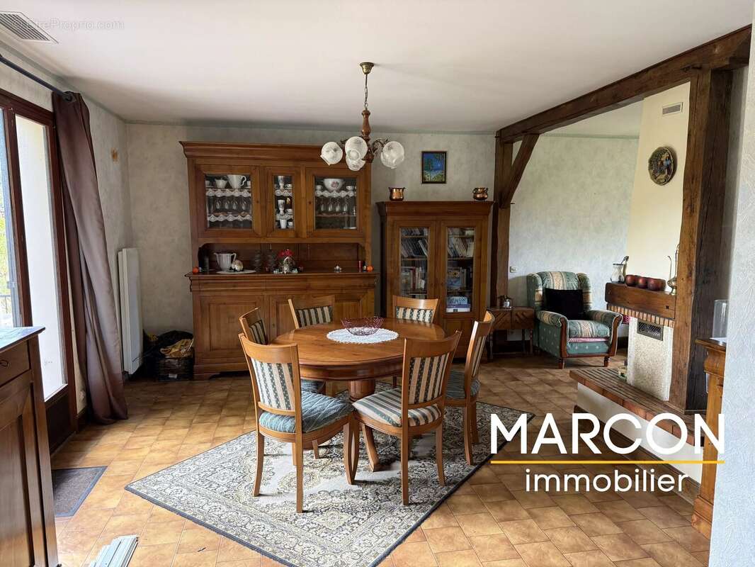 Maison à SAINTE-FEYRE