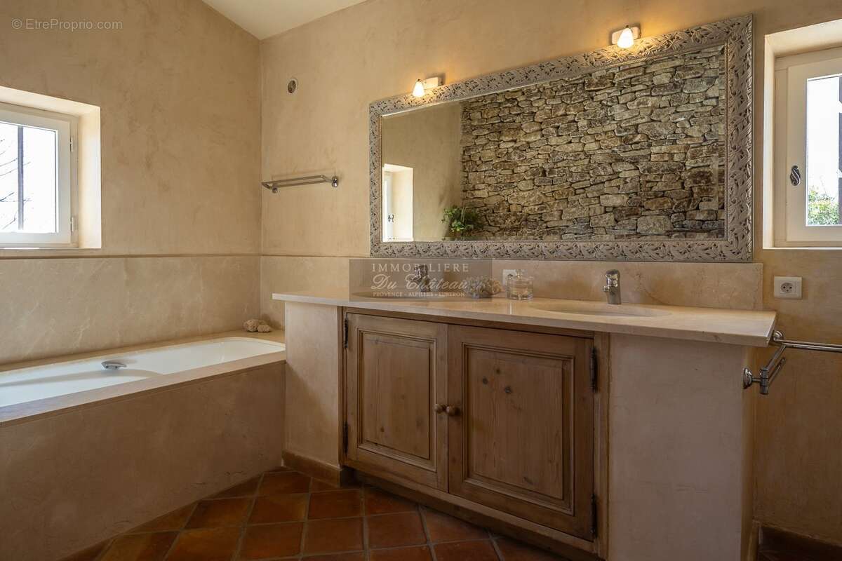 Maison à GORDES