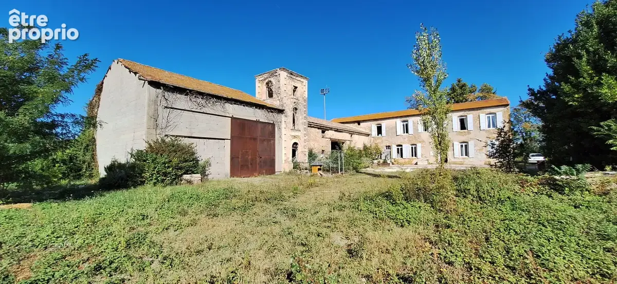 Sorgues - MAS 7 pièces 274 m² + ANNEXES 500 m²  sur 4082 m² de terrain - photo 1