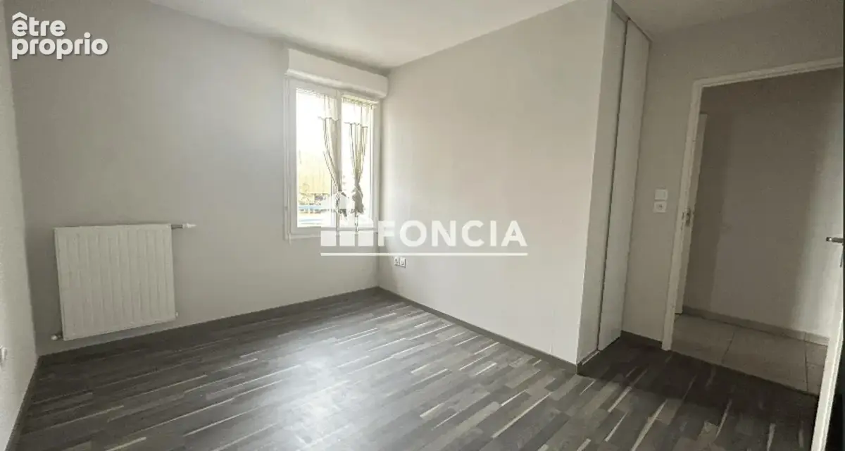 Magnifique T3 proche toutes commodités, très beau volume pour la pièce de vie, appartement lumineux et au calme, grande terrasse - photo 5
