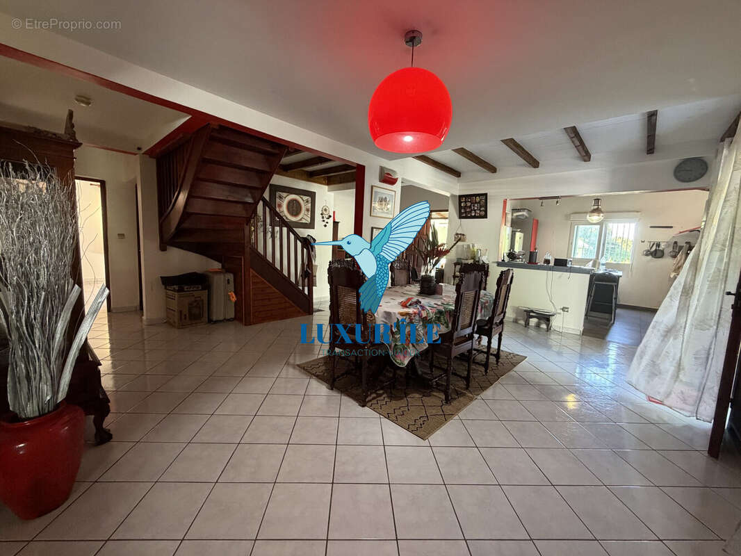 Maison à LES ABYMES