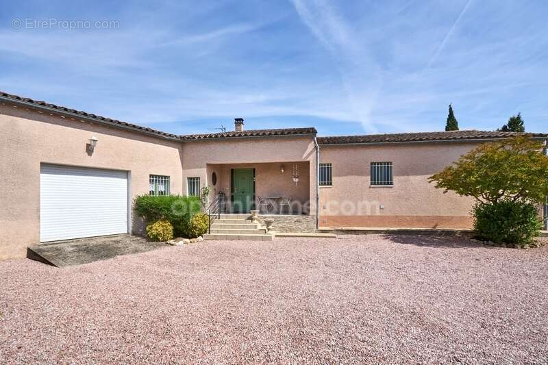 Limoux (11300) – maison d’architecte – 5 pièces – vue panoramique – piscine – garage – grand terrain clôturé - photo 24