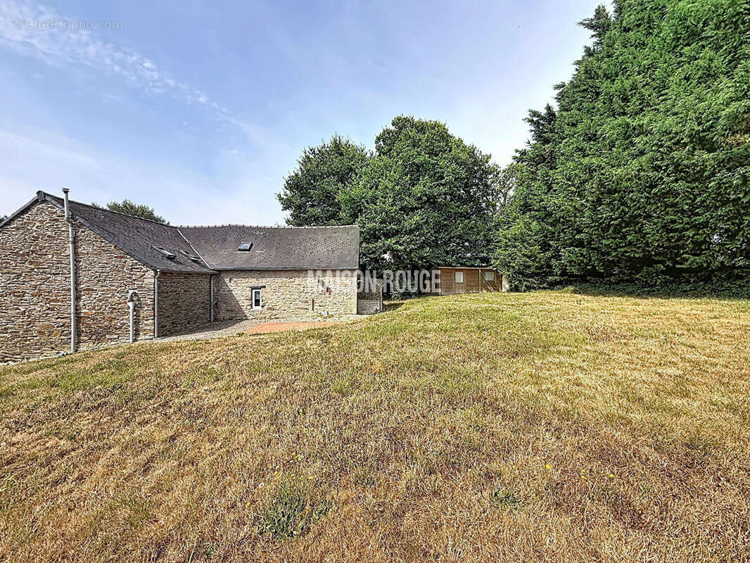 Maison familiale de 138 m² à Collinée - Au calme, sans vis-à-vis, sur 2 000 m² de terrain - photo 13