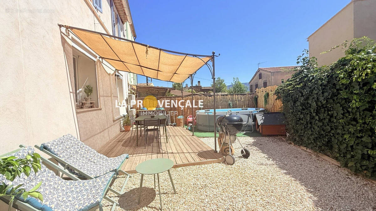 Maison à POURRIERES