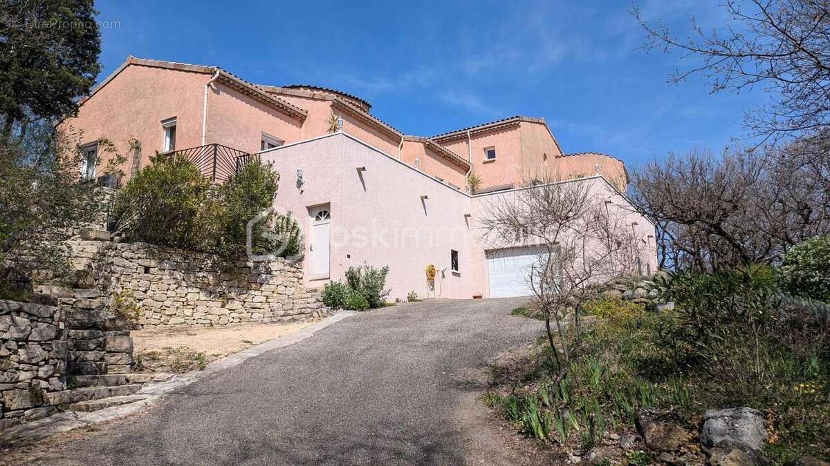 Maison à MONTELIMAR