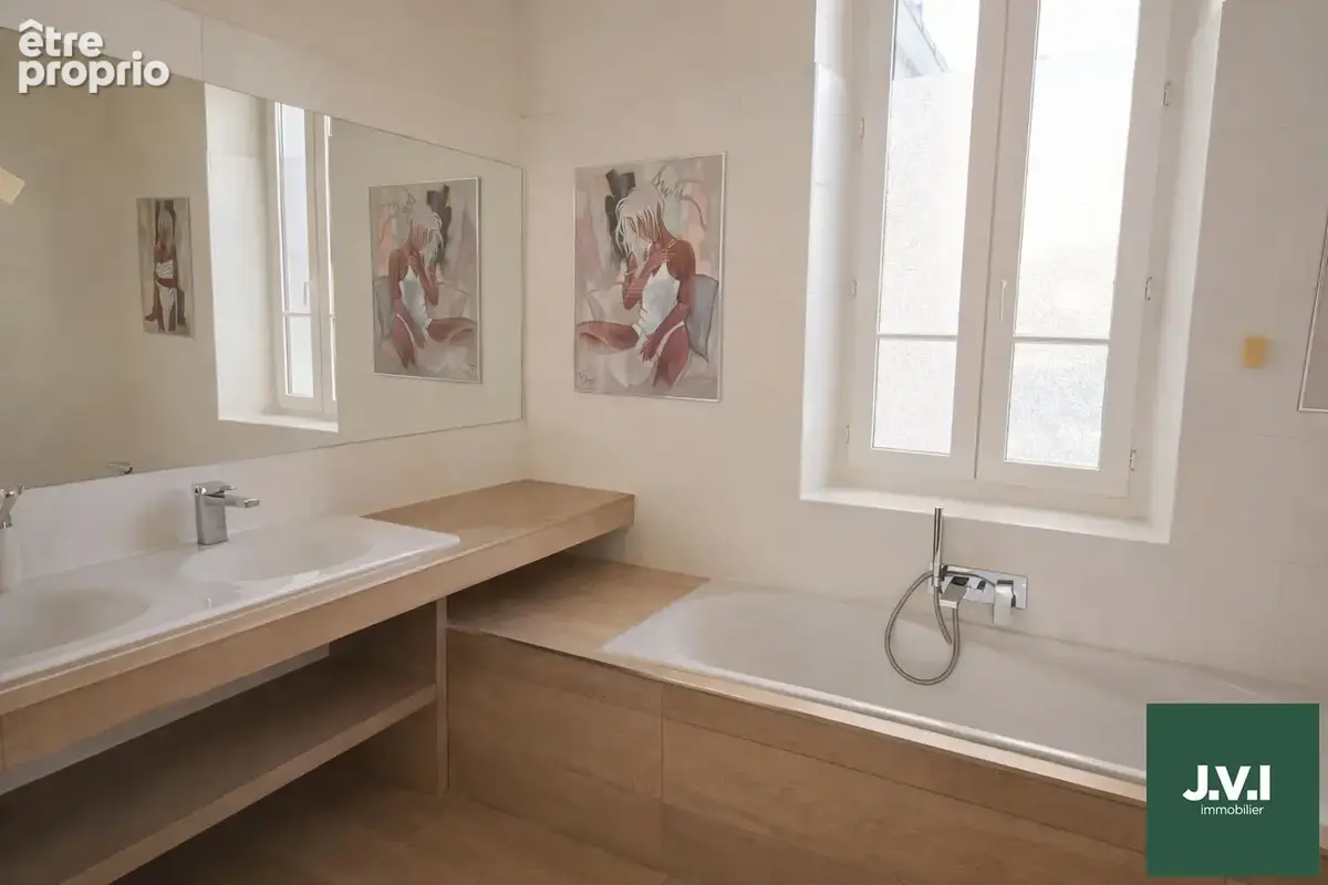 A vendre - Bas Montmorency - Maison 220 m² - 7 pièces - 4 chambres - photo 7