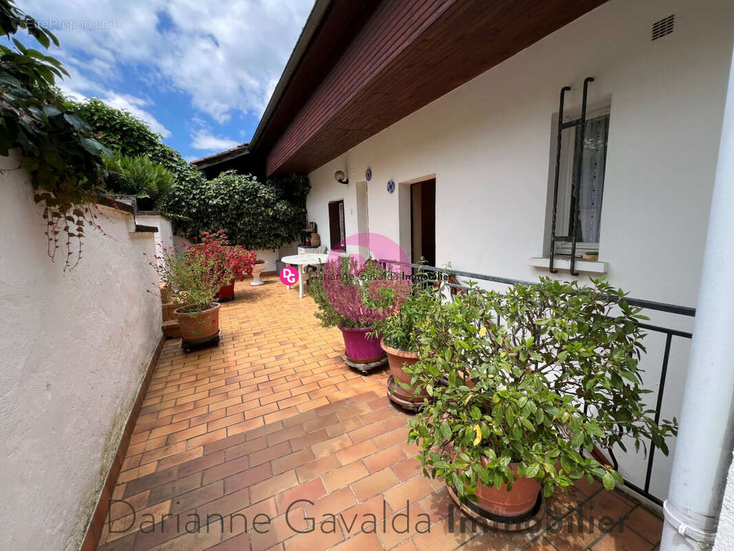 Maison à DECAZEVILLE