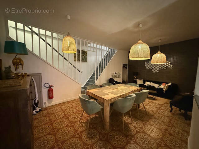 Charmante maison de village d’environ 200 m2 au cœur de Nizas   Idéale grande famille ou projet de gîtes - photo 3