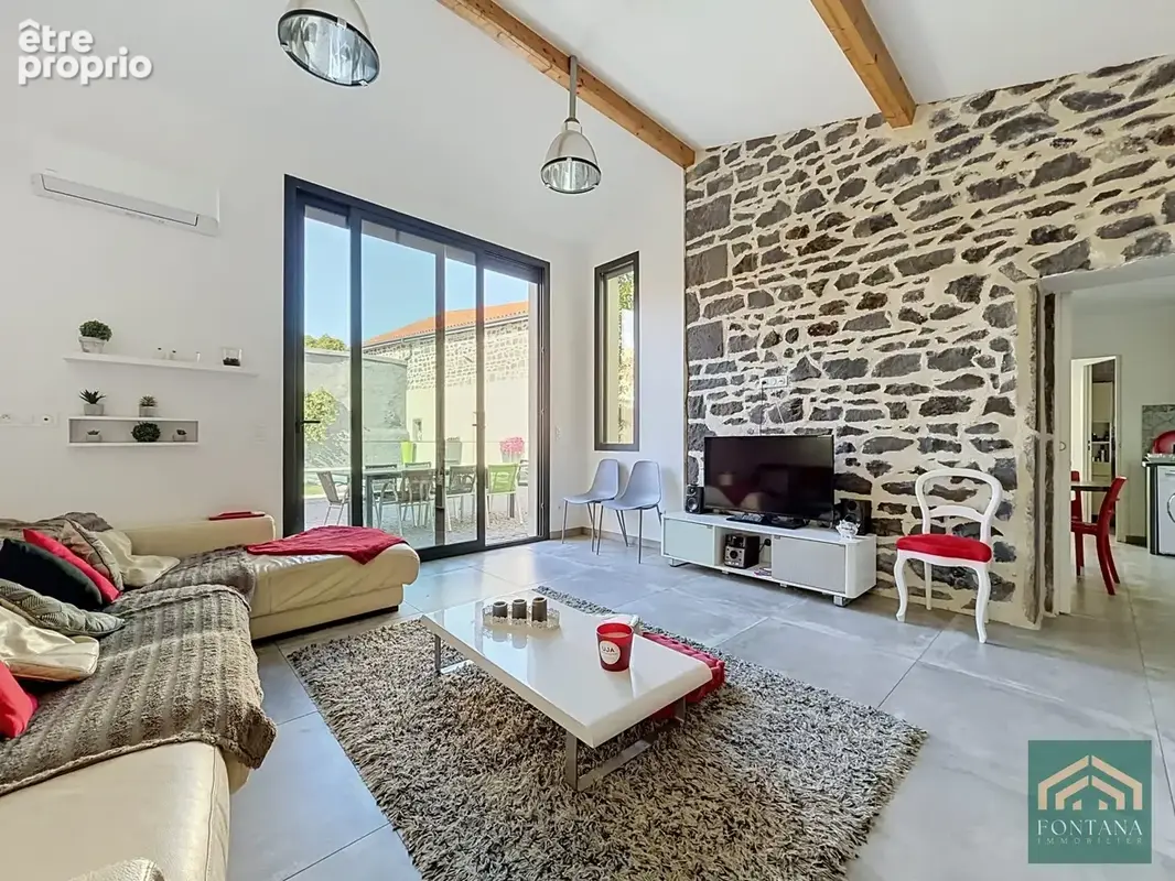 Maison 10 pièces 304 m² à vendre à Saint-Beauzire (63360) - photo 7