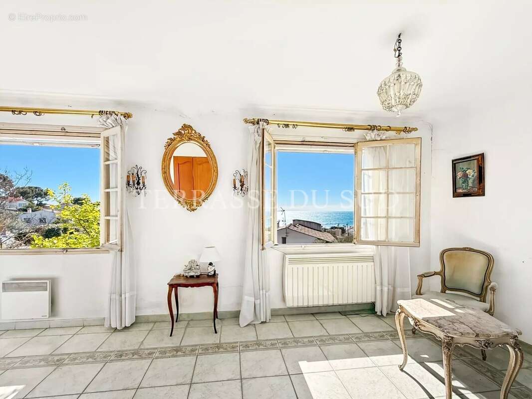 Maison à SIX-FOURS-LES-PLAGES