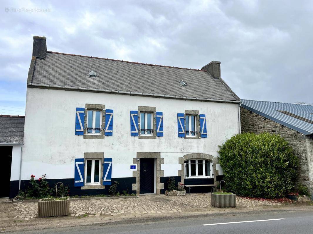 Maison à POULLAN-SUR-MER