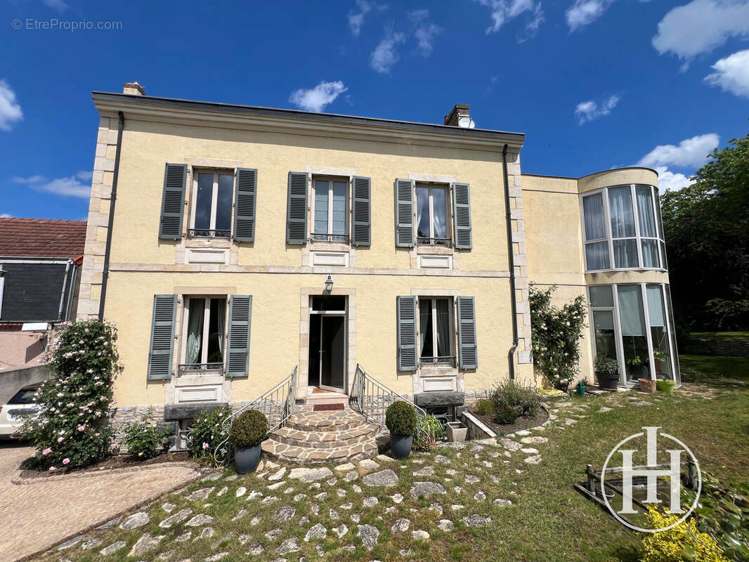 Maison à MONTLUCON