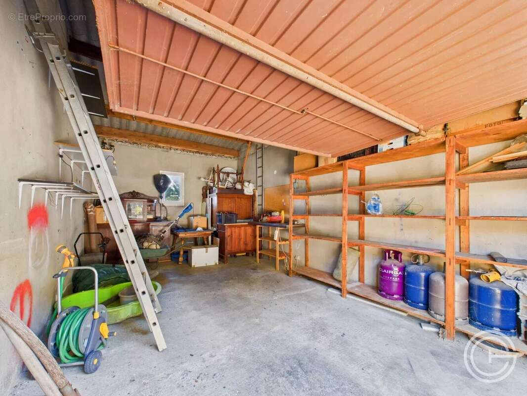 Maison à SAINT-LAURENT-DU-VAR