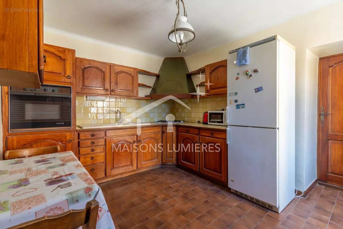Maison à SAINT-SATURNIN-LES-APT