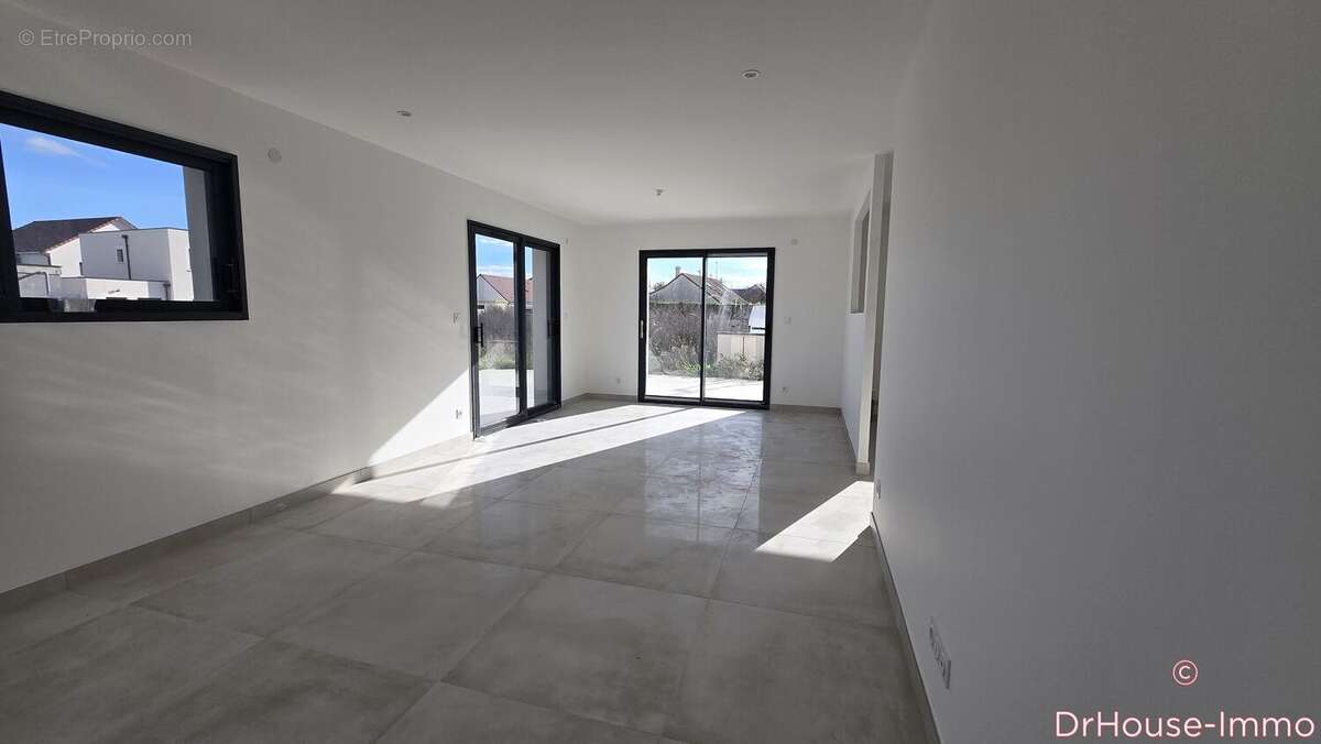 Maison à SAINT-JULIEN