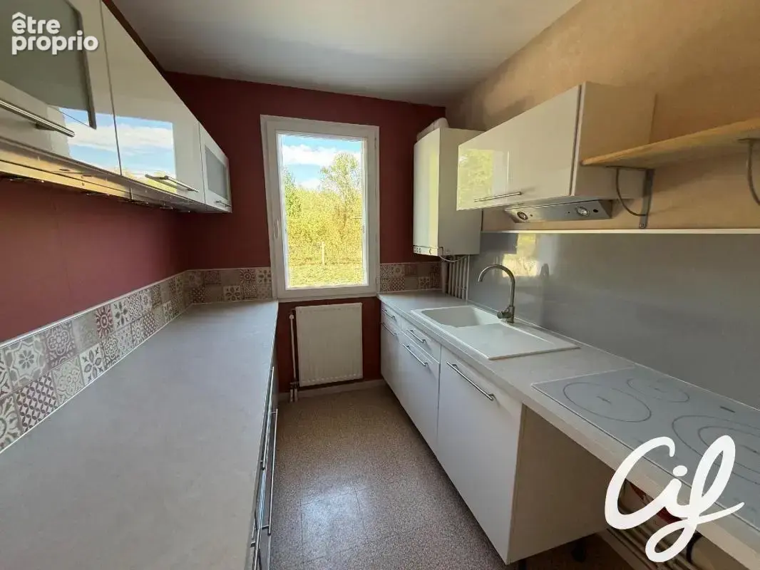 Maison T5 TOURVILLE LA RIVIERE - 101.2 m2  175 000 Euros - photo 3