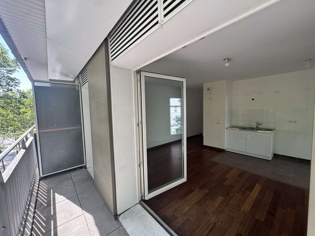 Appartement 65 m² à Paris-19e  - photo 2