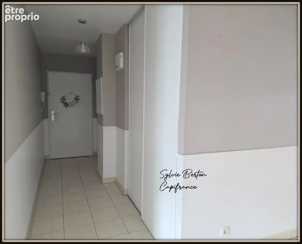 VAUJOURS - Appartement T3 de 72 m3 avec balcon, box et place de parking - photo 4