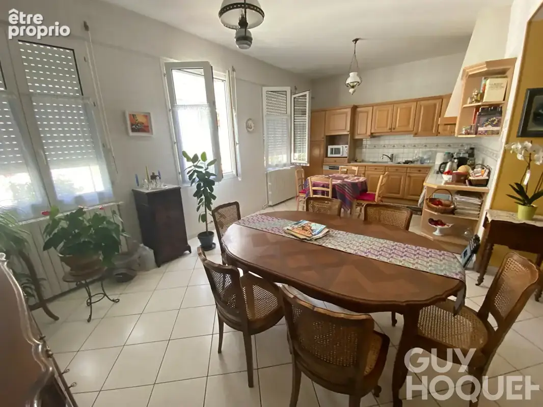 Châteaudun centre-ville Maison de ville avec 4 chambres, 42 m² de séjour - photo 3