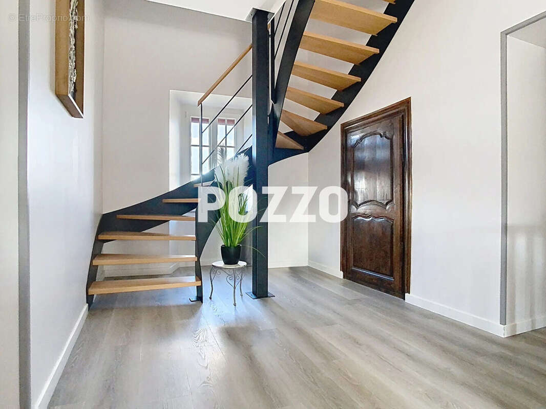 Maison à SAINT-GEORGES-DE-GREHAIGNE