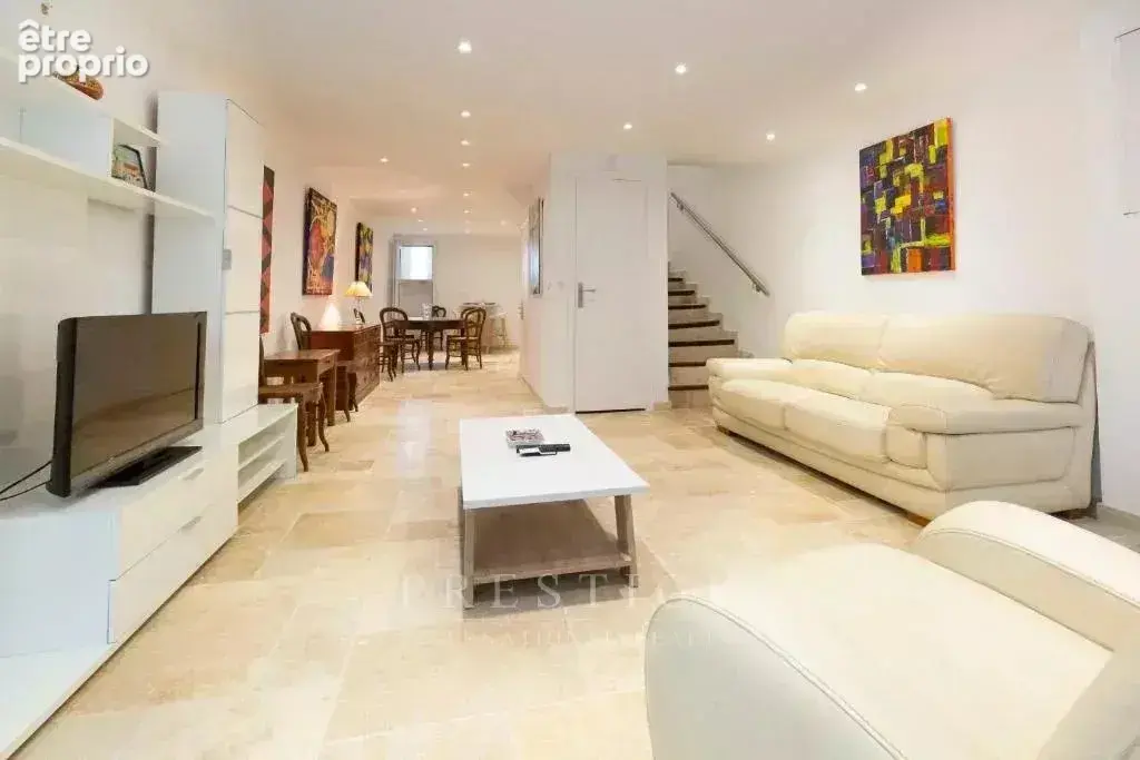 Vieille Antibes, 4 pièces en duplex rénové & meublé - photo 3