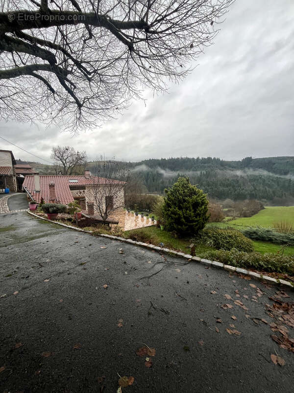 Maison à SAINT-CLEMENT-SUR-VALSONNE