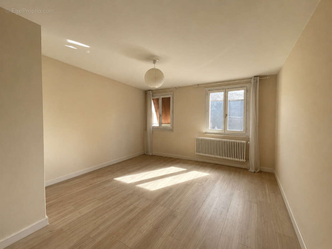 Appartement 139 m² à Bourges  - photo 4