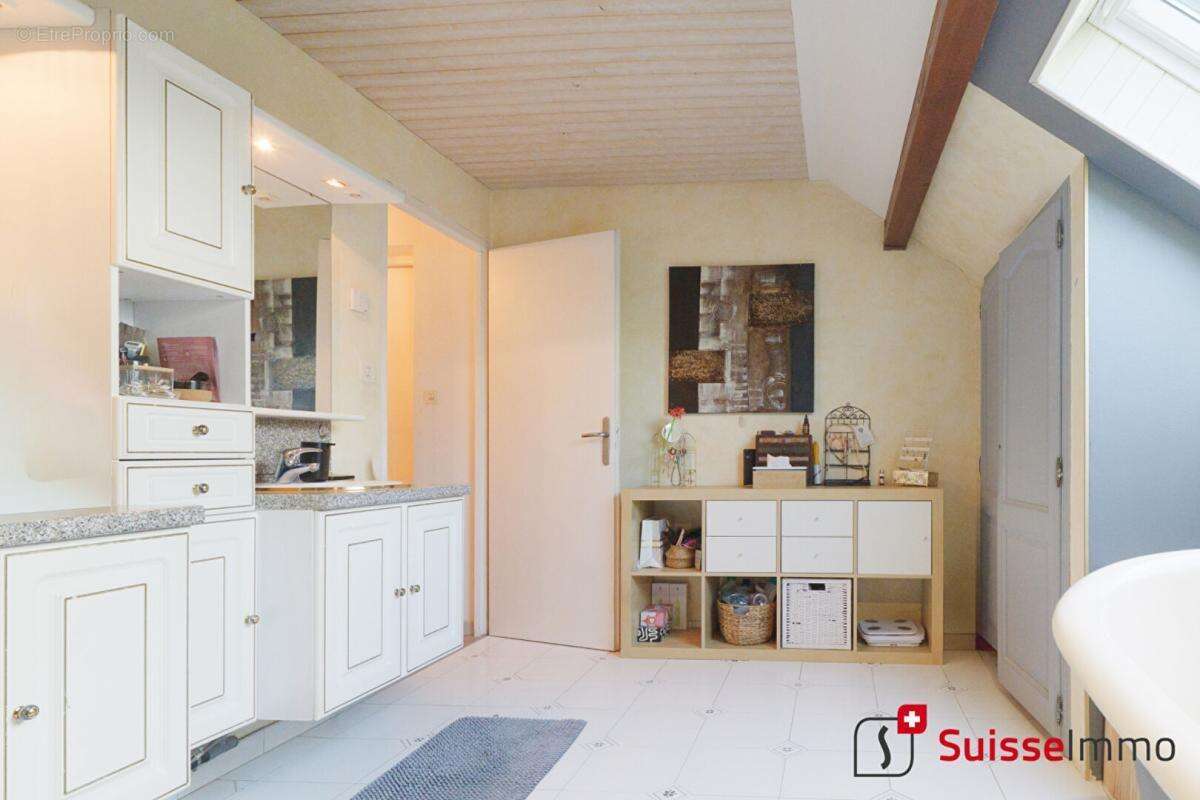 DPE C - Maison Montbeliard 6 pièces 150 m2 - photo 12