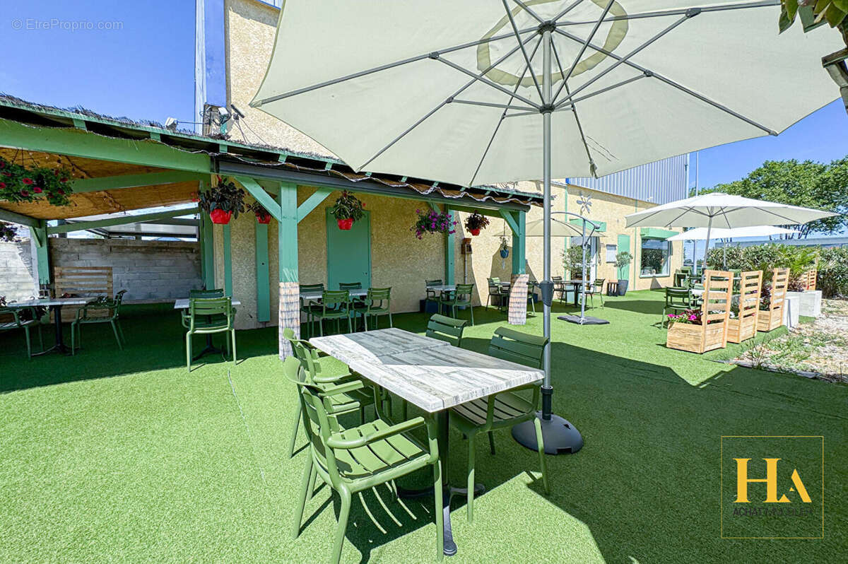 À vendre La Table Corse  Restaurant 250 m² + Terrasse  Cuisine neuve  Loyer 1 600  HT  120 000 - photo 3