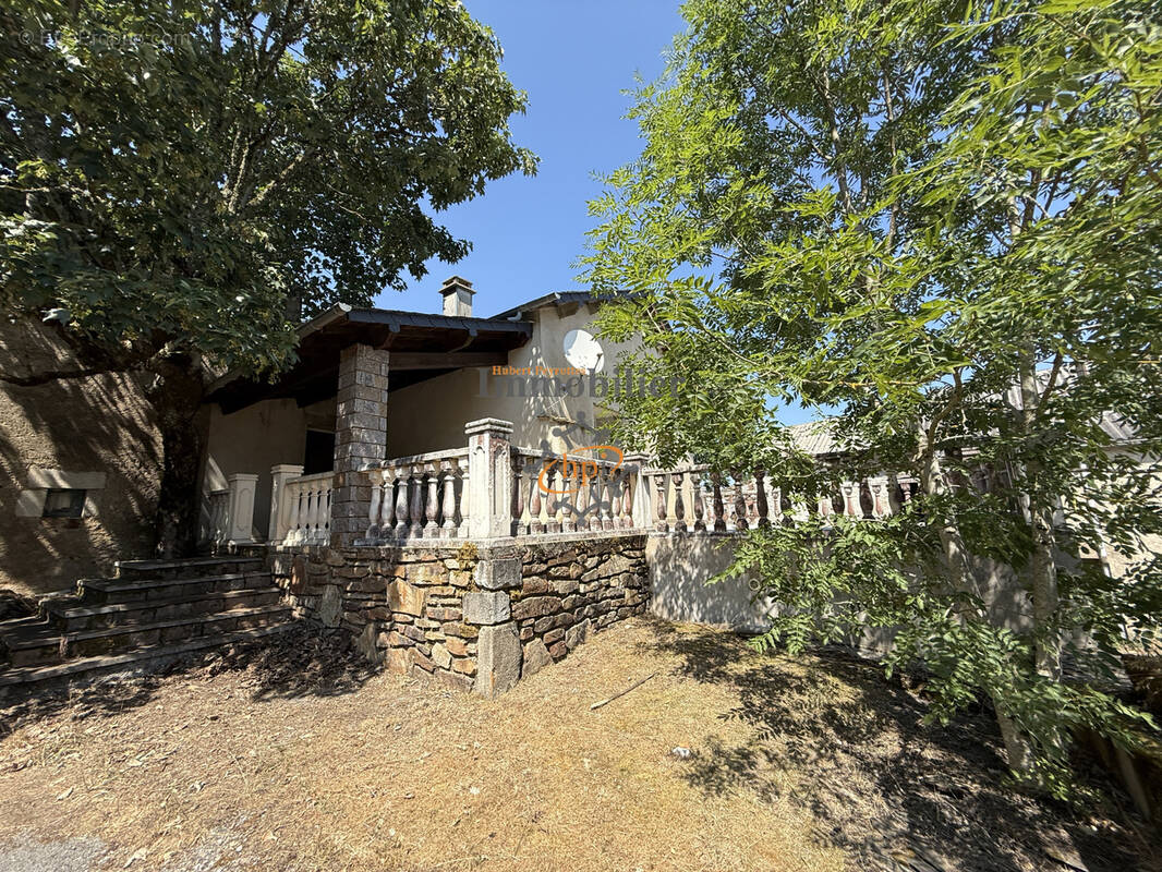 Maison à MURAT-SUR-VEBRE
