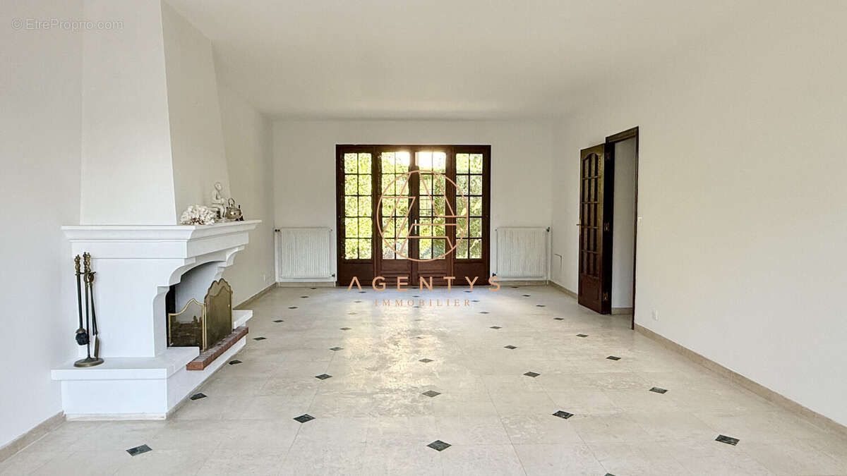 Maison à LE PLESSIS-TREVISE