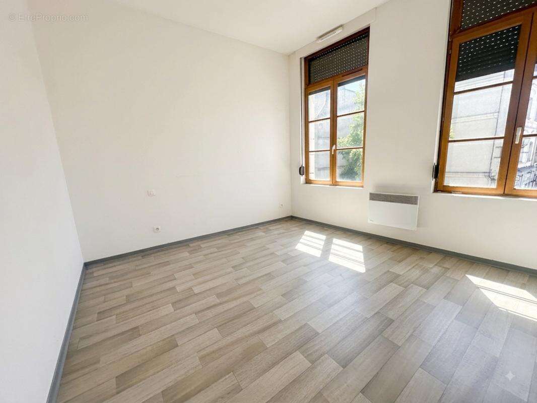 Ensemble immobilier 2 appartements+local commercial - photo 3