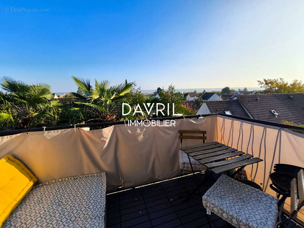 Appartement à CHANTELOUP-LES-VIGNES