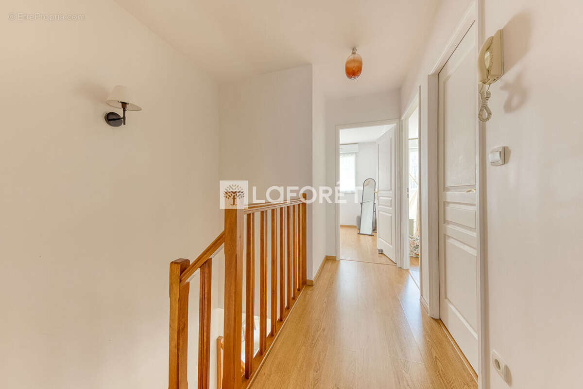 Maison à LA QUEUE-EN-BRIE