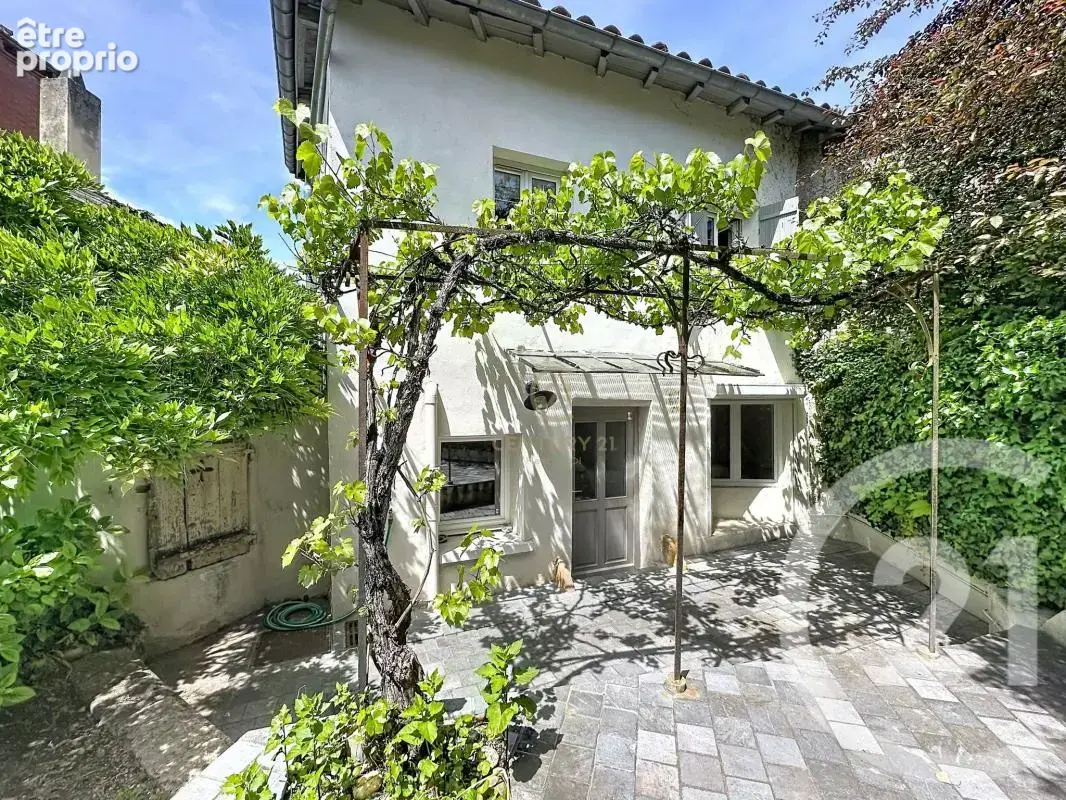 Maison à CHARLY
