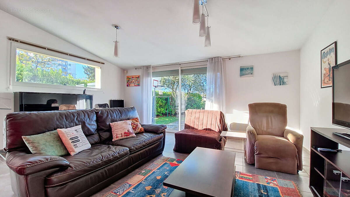 Maison à VILLENAVE-D'ORNON